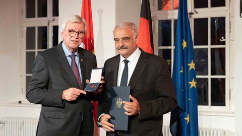 Auszeichnungen zu "75 Jahre Hessen"