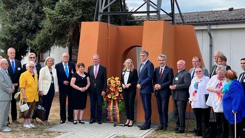 Landesbeauftragte Ziegler-Raschdorf und Beteiligte bei der Gedenkfeier