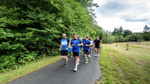 Ministerpräsident Boris Rhein während seiner Teilnahme Lauftreff ASC Dillenburg